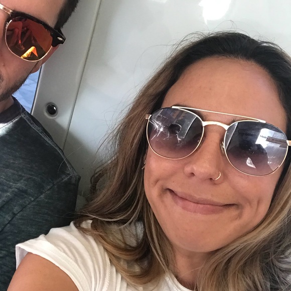 Meet your Posher, Shelley - Picture 1 of 1